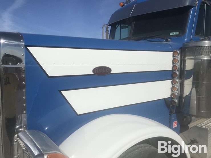 2001-peterbilt-379-image-10
