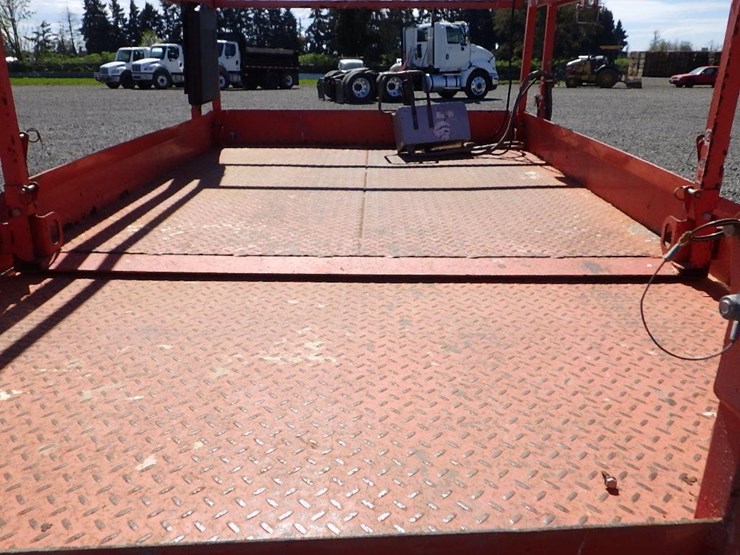 2018-skyjack-sj6826rt-image-9