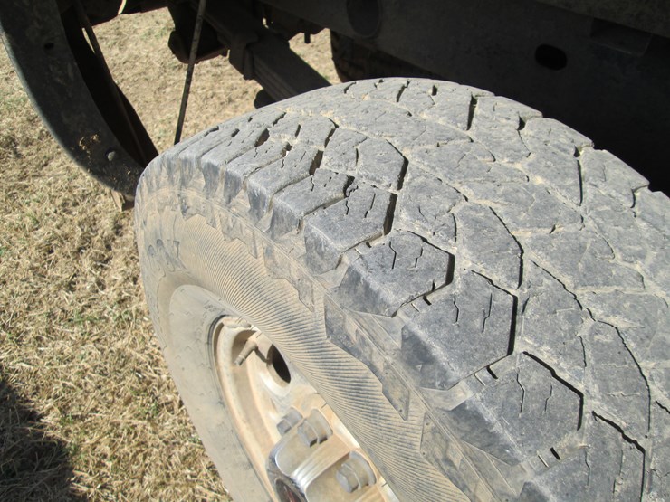 2001-gmc-1500hd-image-9