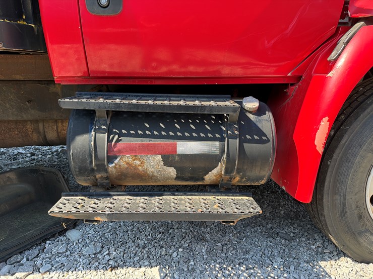 2005-international-durastar-4400-image-27