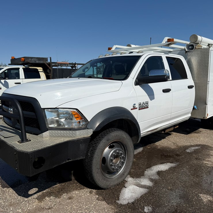 #2049 • 2015 Ram 5500 Heavy Duty Service Truck