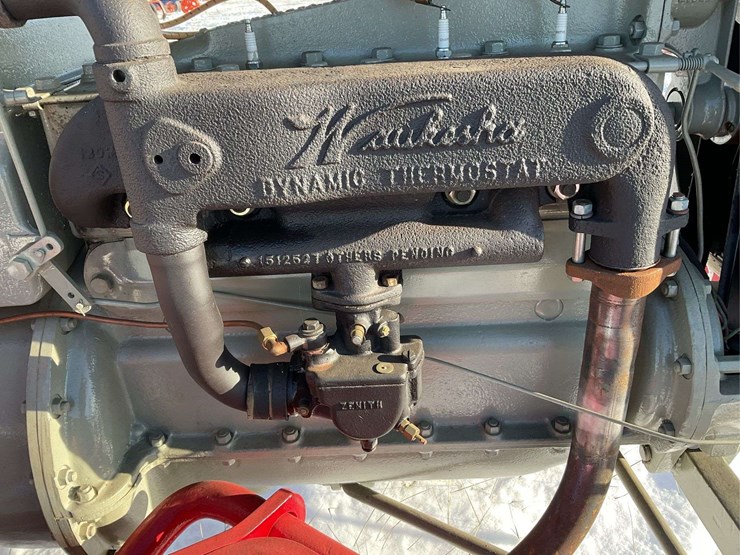 1925-fordson-with-mounted-terrace-plow-image-21