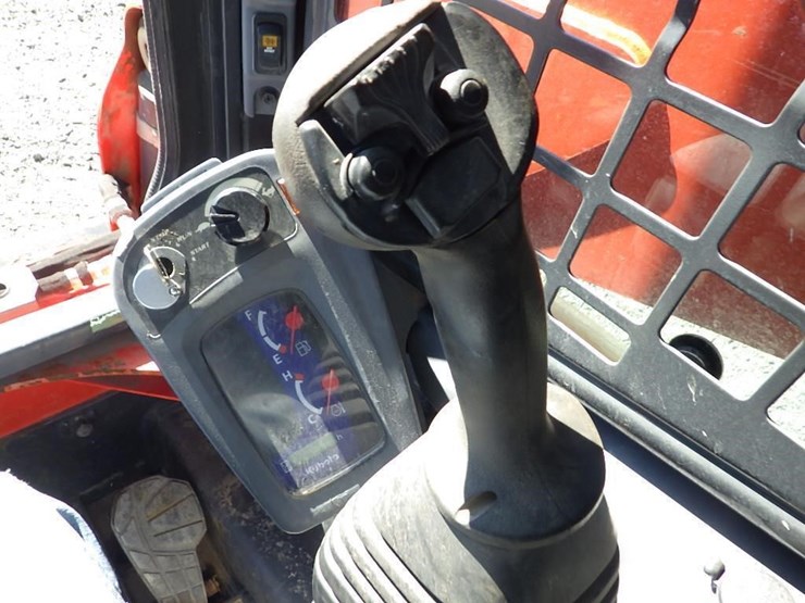 kubota-ssv65-image-24