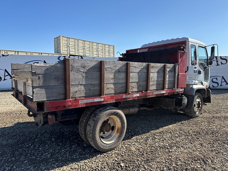 2000-gmc-t6500-image-5