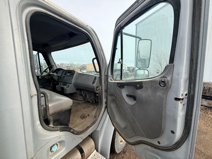 2004-caterpillar-c7-image-78