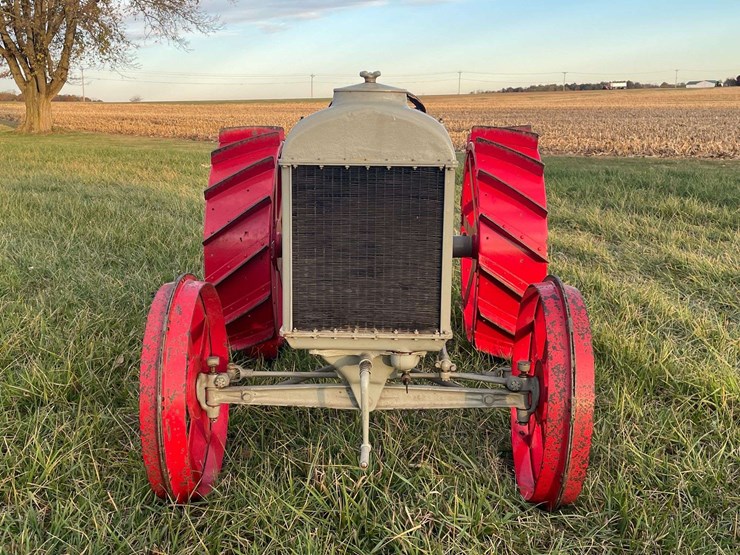 1917-experimental-fordson-tractor-(oldest-fordson-tractor-in-the-world)-image-8