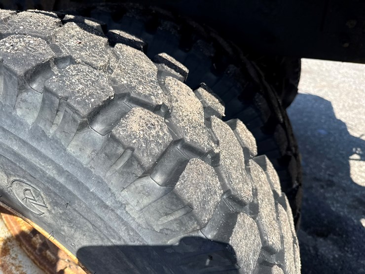 2010-international-7400-image-59