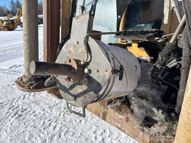 massey-ferguson-8-image-12