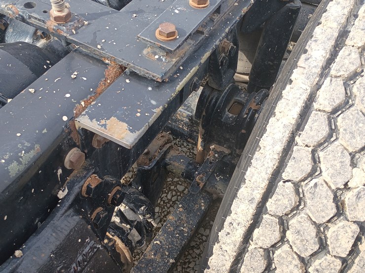 2012-massey-ferguson-8-image-27