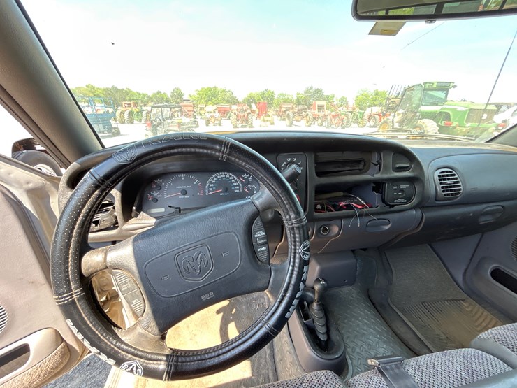 1998-dodge-2500-image-12