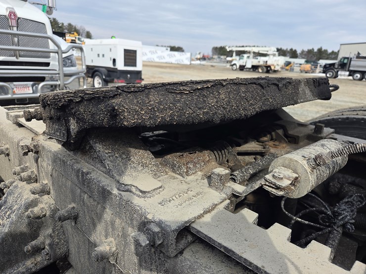 2007-peterbilt-579-image-29