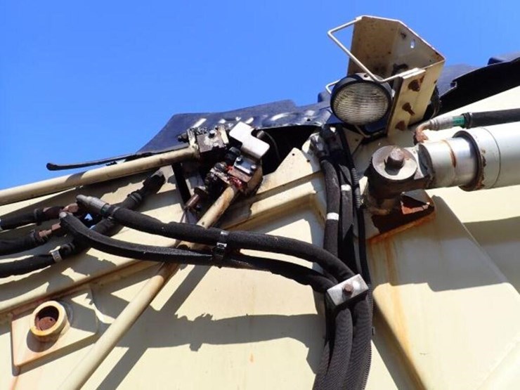 2017-western-star-4700sb-image-73