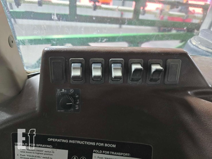 2011-john-deere-4630-image-16