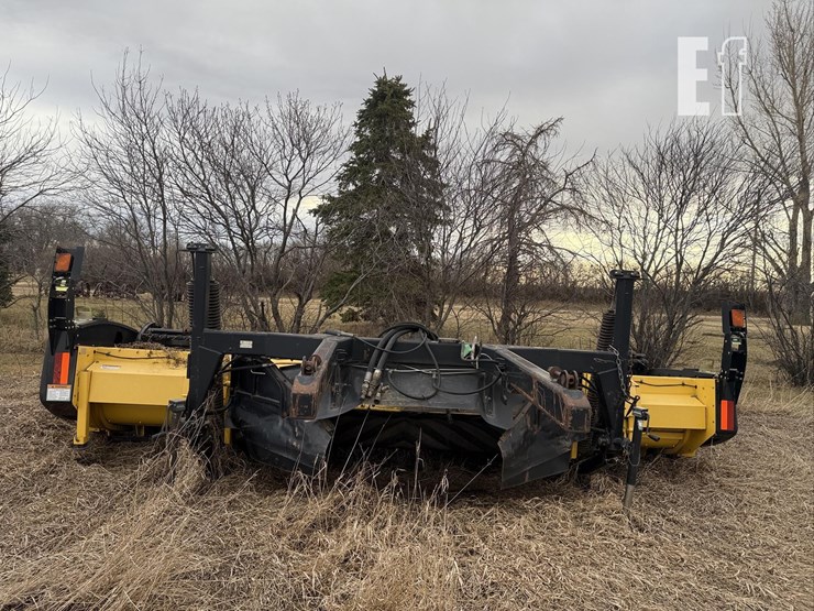 new-holland-tv140-image-54