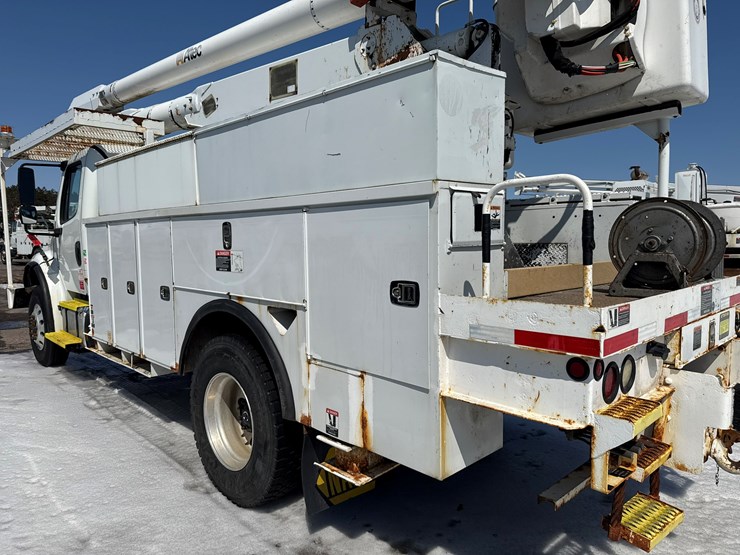 #1070-•-2012-freightliner-boom/crane-truck-image-24