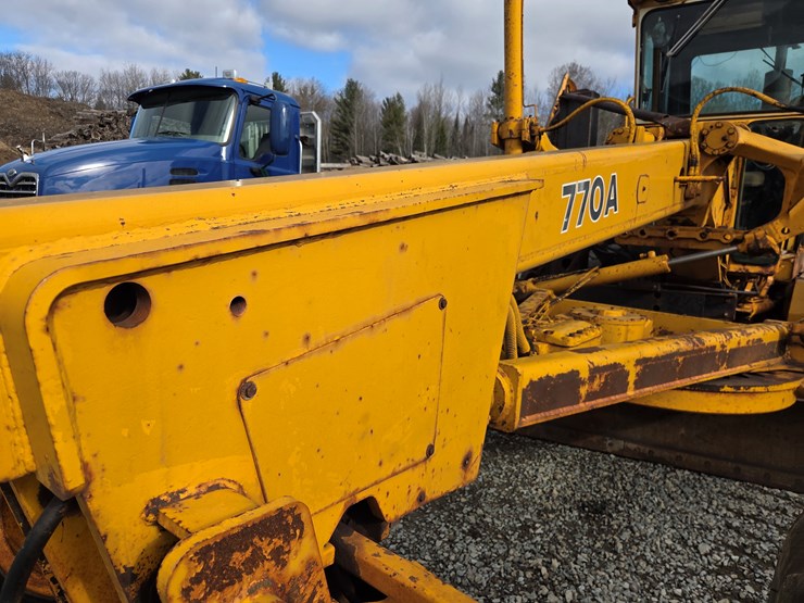 deere-770a-image-11