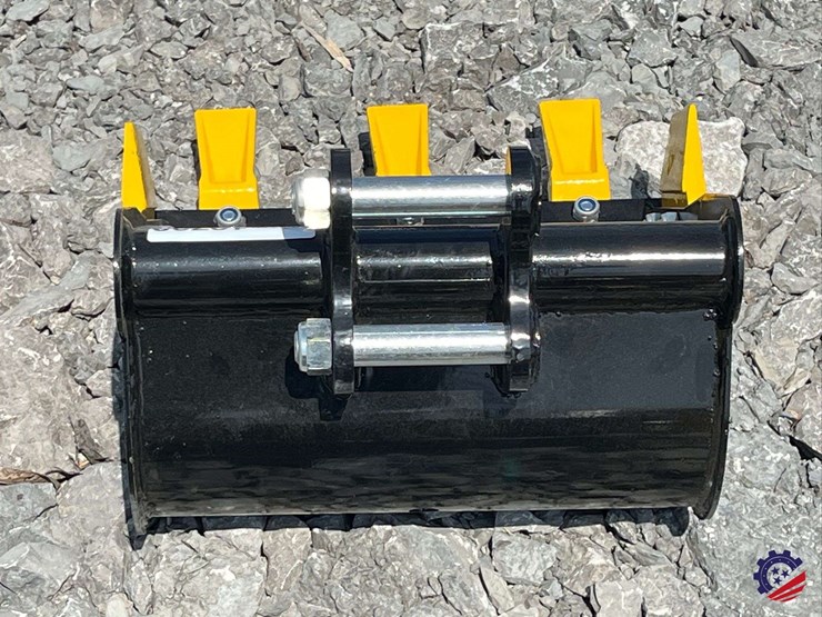 unused-2026-ce-16"-toothed-bucket-image-4