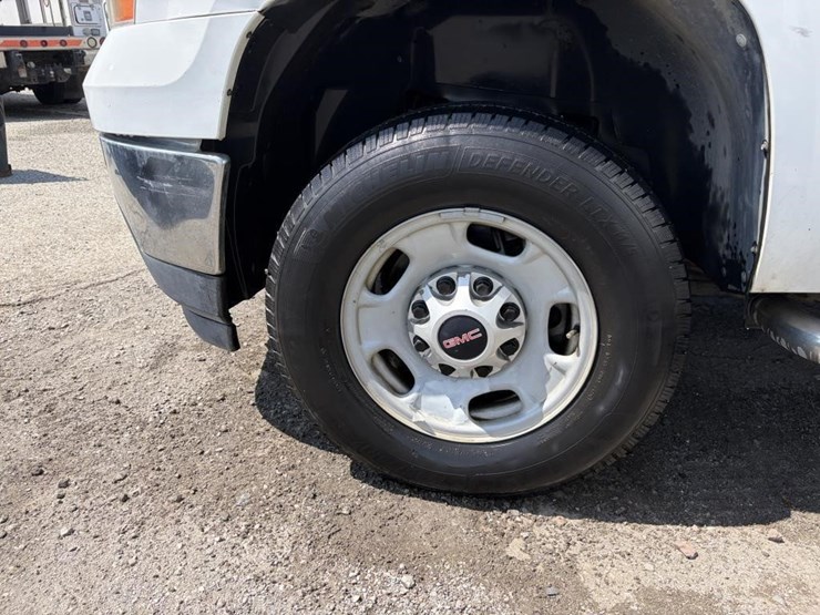 2012-gmc-sierra-2500-image-6