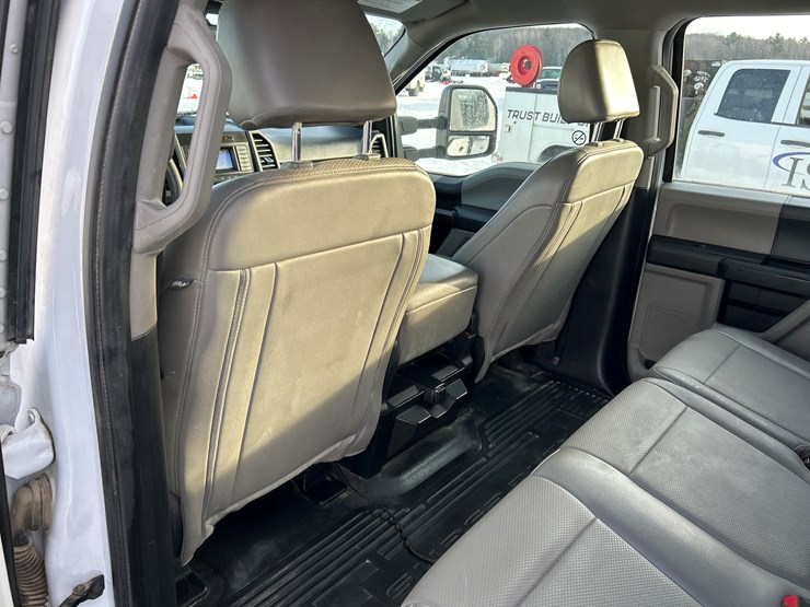 2021-ford-f550-image-60