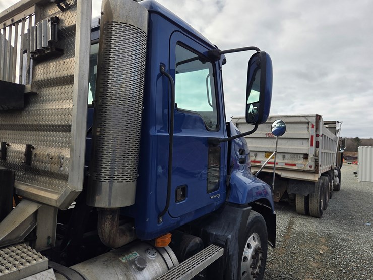 2007-massey-ferguson-8-image-15