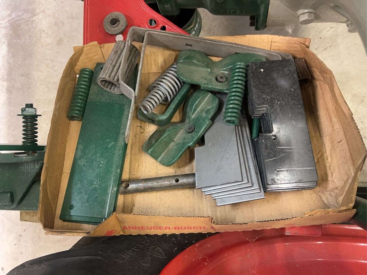 1927-fordson-with-continental-corn-picker-image-42