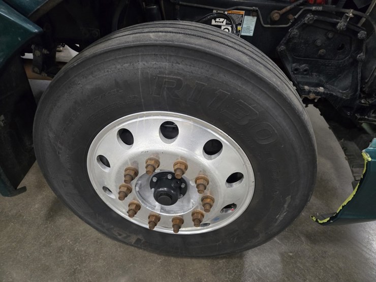 2017-kenworth-t680-image-75