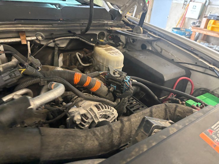 2013-chevrolet-3500-image-25