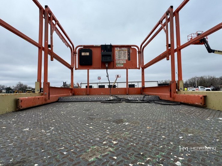 2006-jlg-4069le-image-13