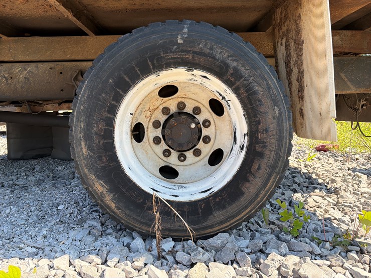 2005-international-durastar-4400-image-49