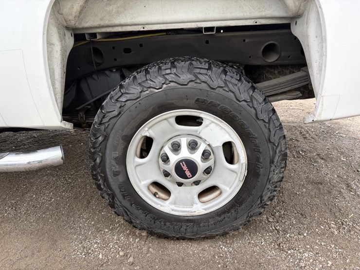 2012-gmc-sierra-2500-image-5