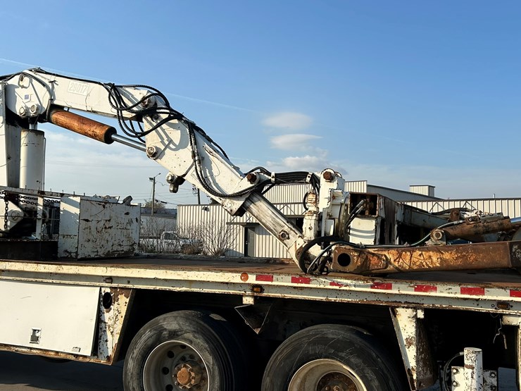 peterbilt-365-image-14