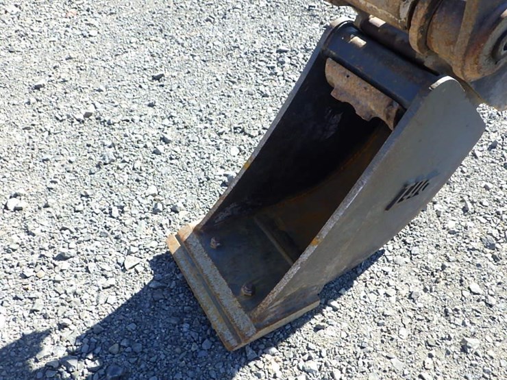 takeuchi-tb260-image-23