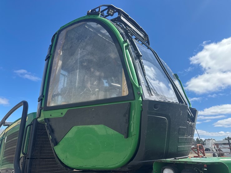 2011-deere-1270e-image-13