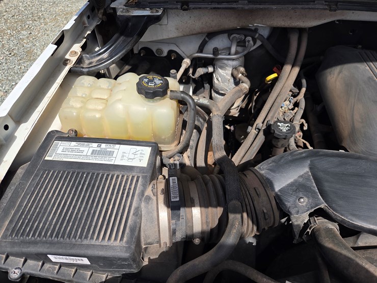 2003-chevrolet-3500-image-38