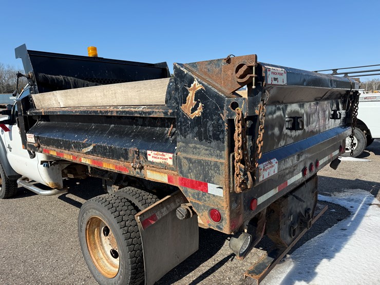 2014-ford-f550-xl-image-15