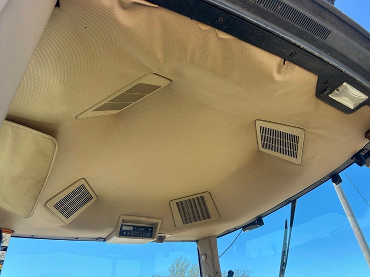 1996-john-deere-8300-image-25