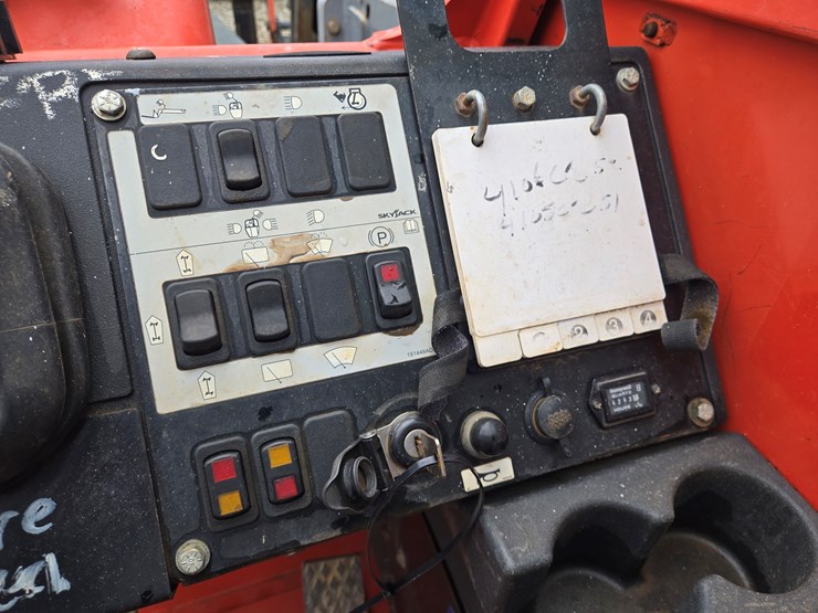 skyjack-sj1056ths-image-42