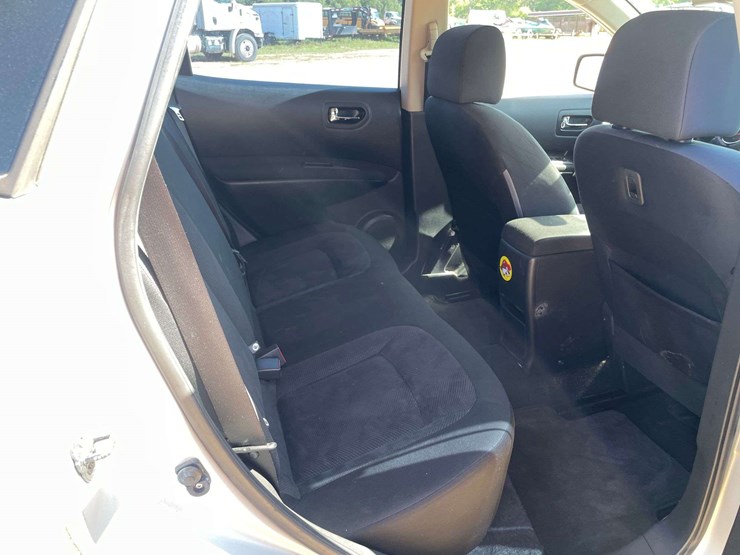 2014-nissan-rogue-image-16