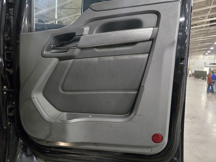 2015-kenworth-t680-image-56