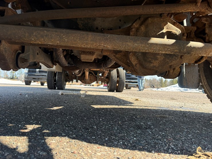 2011-ford-f550-xl-image-22