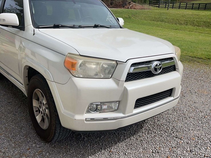 2013-toyota-4-runner-image-17