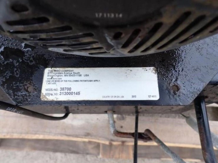 toro-power-broom-36-in.-walk-behind-rotary-broom-3-image-8