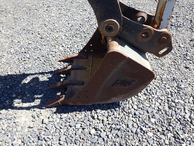 takeuchi-tb260-image-25