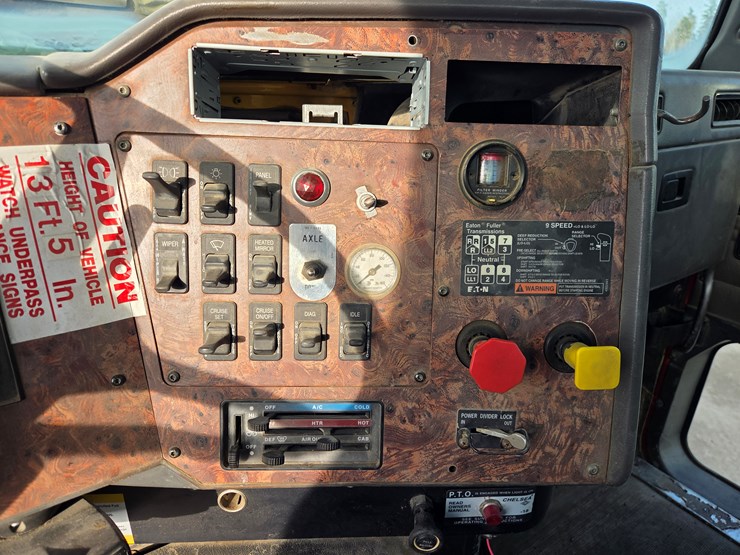 1998-international-paystar-5000-image-67