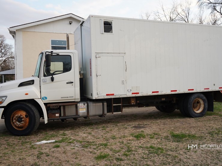 2012-hino-338-image-1