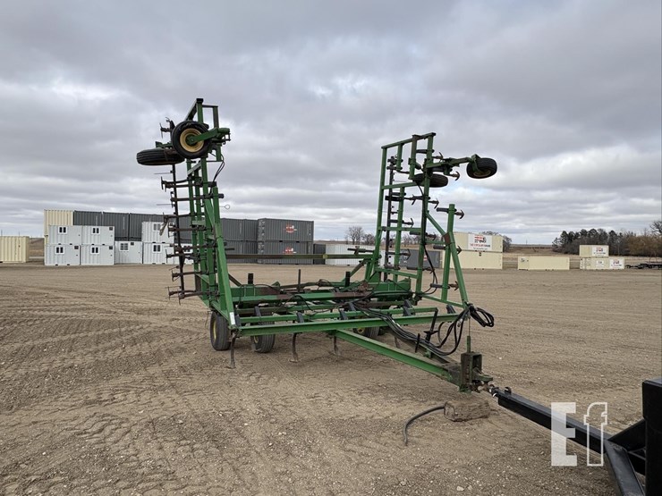 john-deere-1060-image-1