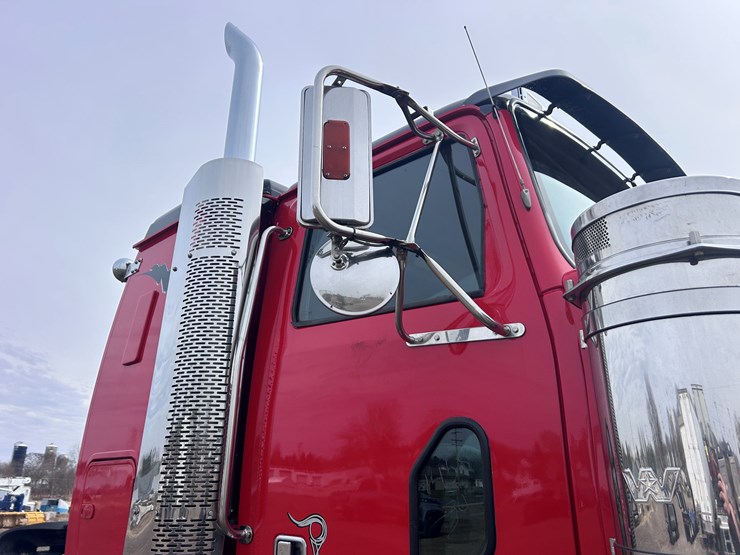 #1009-•-2012-western-star-conventional-4-sleeper-cab-truck-tractor-image-21