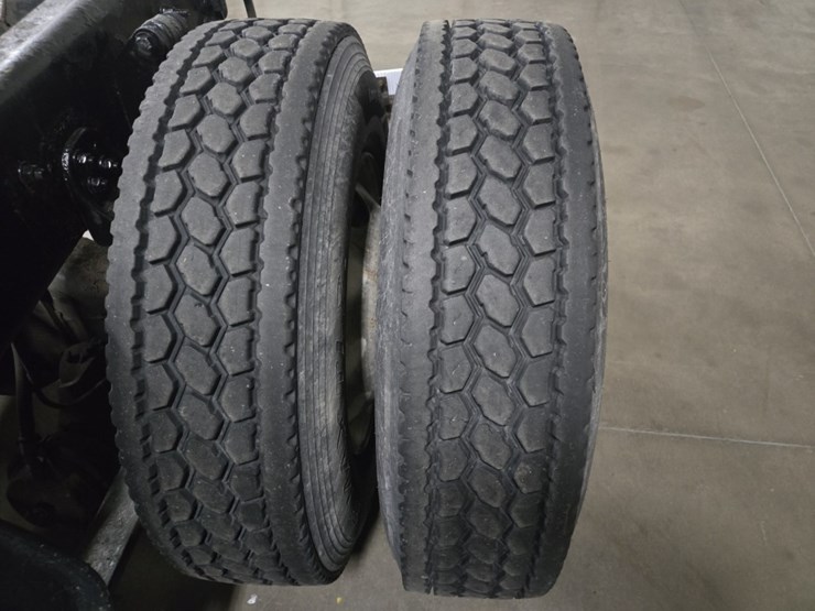 #2295-•-2016-freightliner-cascadia-day-cab-truck-tractor-image-78