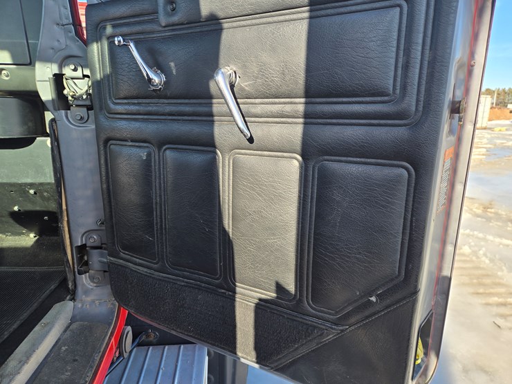 2000-mack-rd688s-image-54