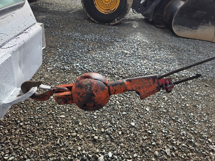 massey-ferguson-8-image-12